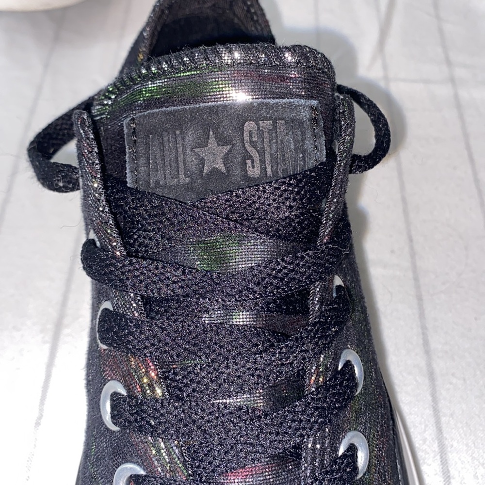 Converse Women's7.5 Black Effervescent With Classic White Trim - Picture 2 of 9